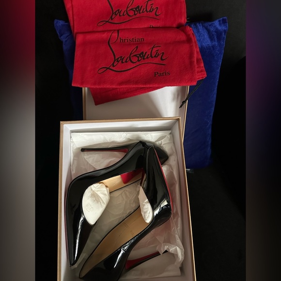 Like new, worn 2x. Box dust covers & taps included. Signs of wear at the point. - Picture 5 of 15